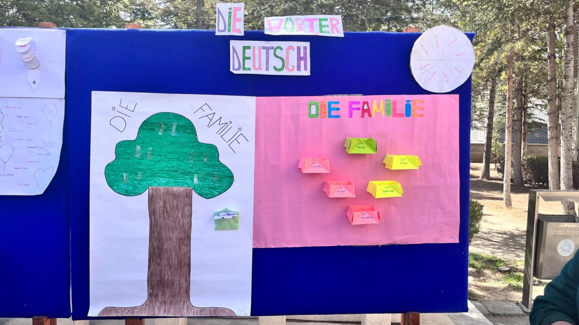 Okulumuzda Almanca Sergisi Coşkusu!